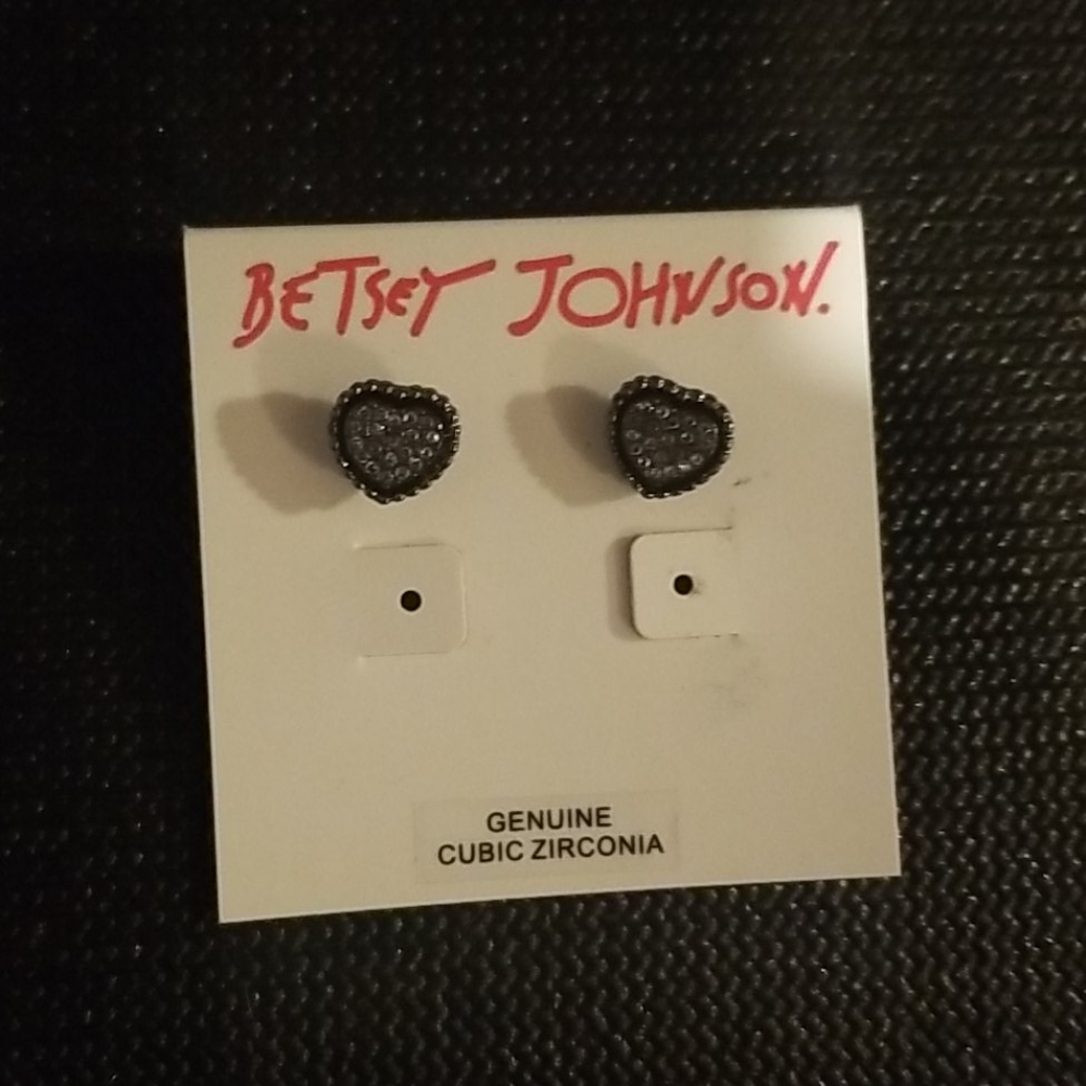 Betsey Johnson Zirconia stud Heart Earrings